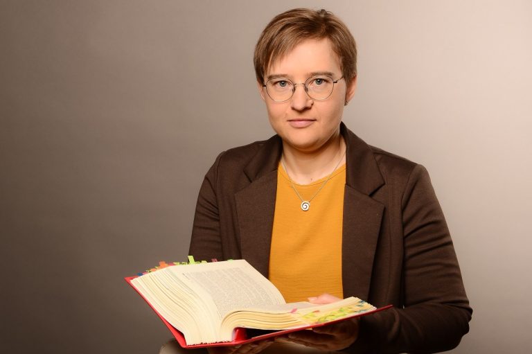 frau-enge